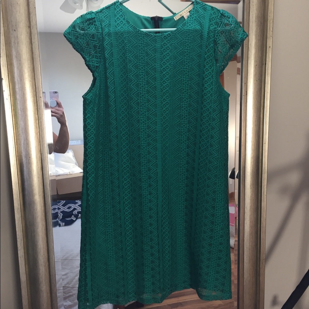 Green short sleeved dress